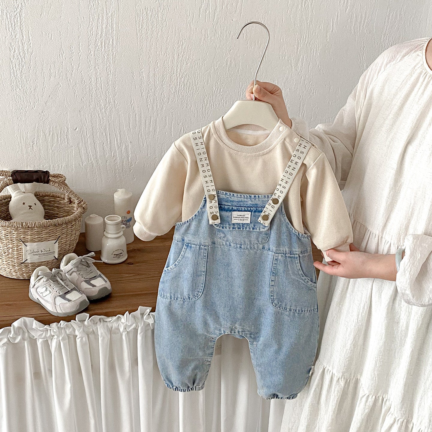 Cute Spring New Baby Denim Overalls Set with Stylish Casual Hoodie and One-Piece Pants Two-Piece Set
