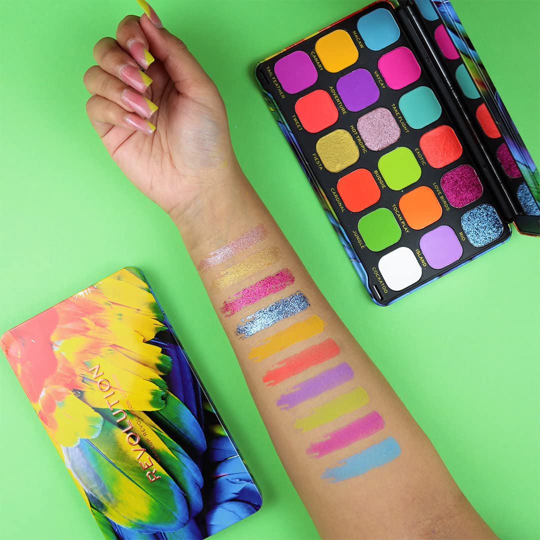 Revolution Beauty London Reloaded Eyeshadow Palette, Highly Pigmented, 15 Shades, Matte and Shimmer Finishes, Iconic 3.0, 16.5g