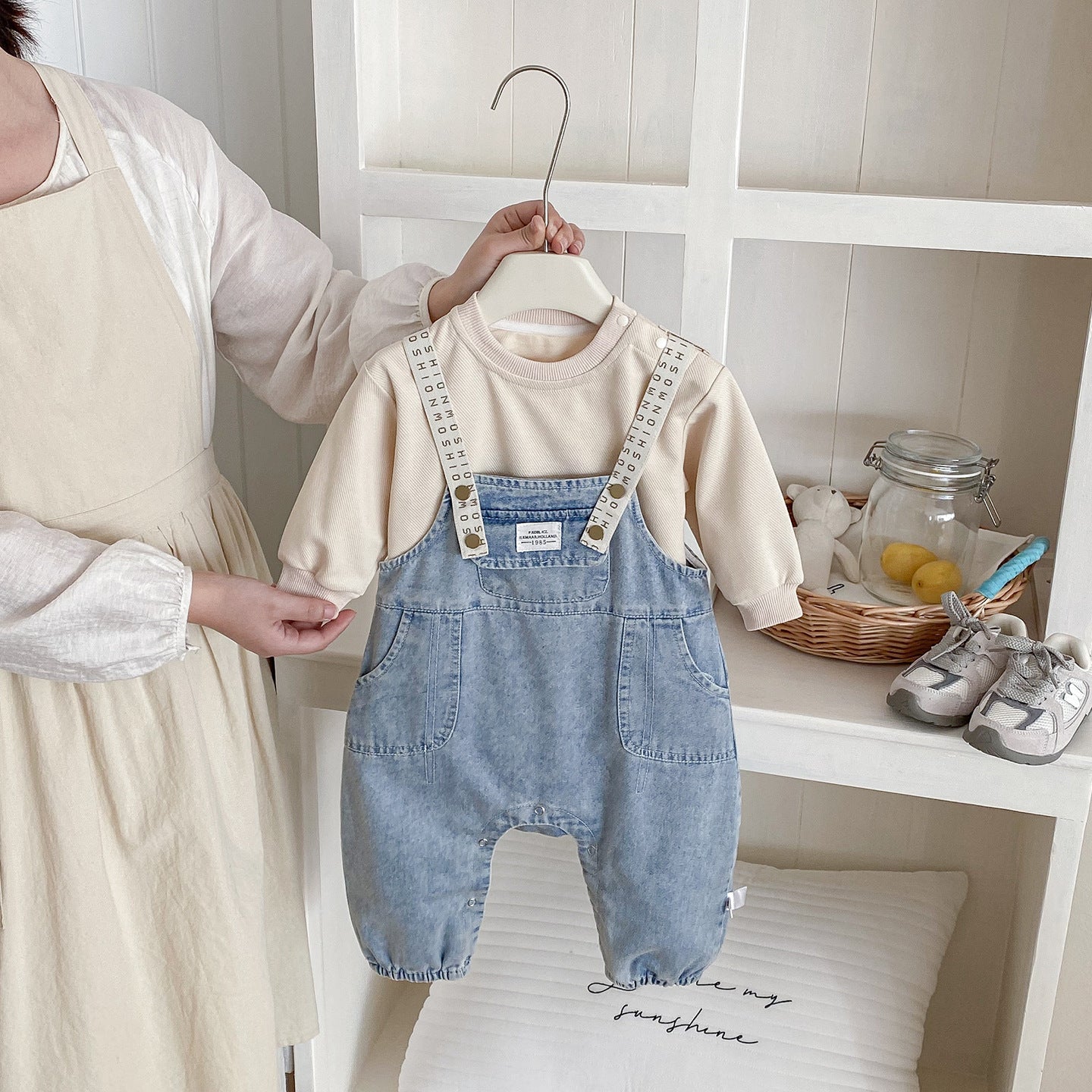 Cute Spring New Baby Denim Overalls Set with Stylish Casual Hoodie and One-Piece Pants Two-Piece Set