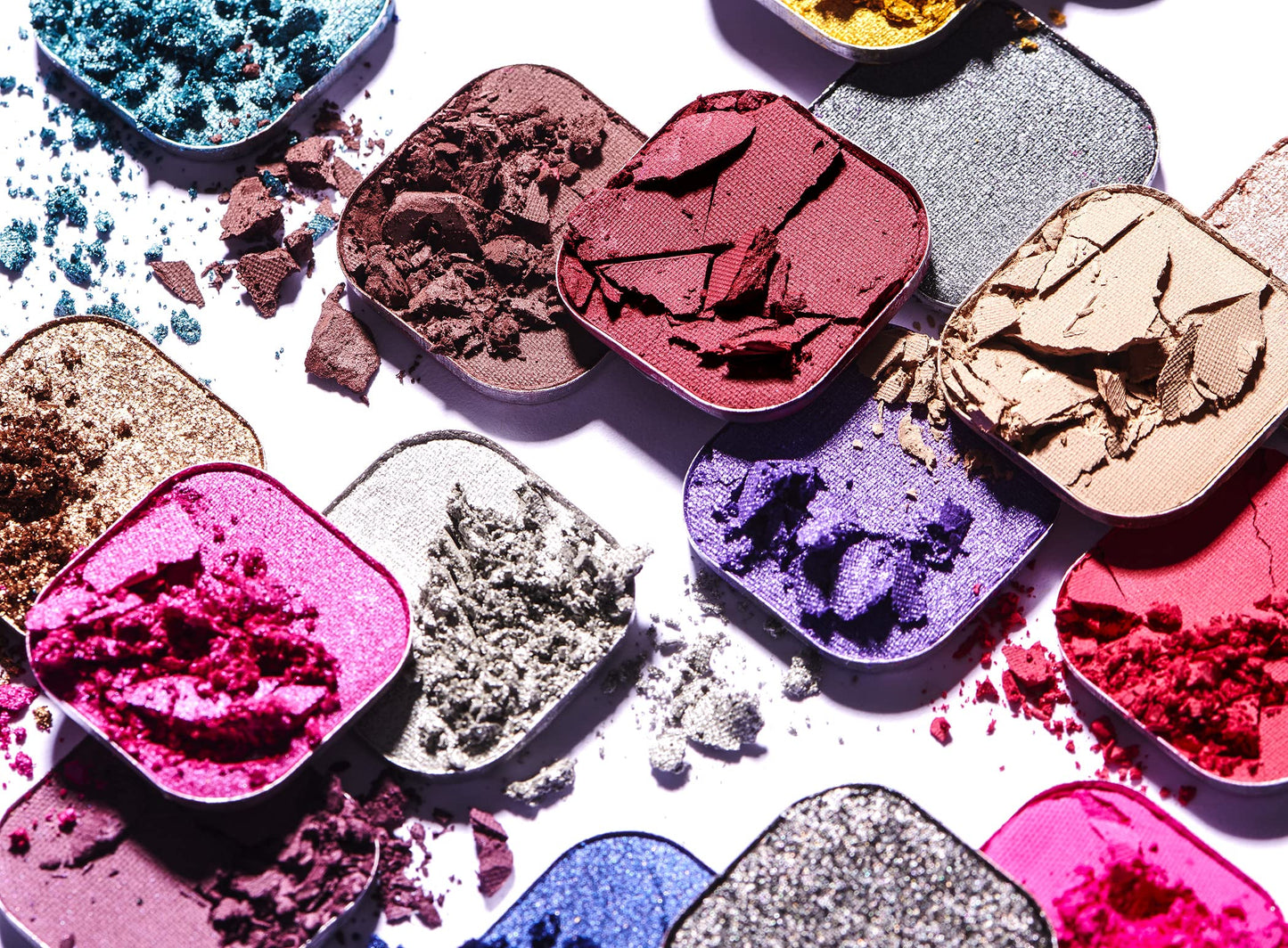 Revolution Beauty London Reloaded Eyeshadow Palette, Highly Pigmented, 15 Shades, Matte and Shimmer Finishes, Iconic 3.0, 16.5g