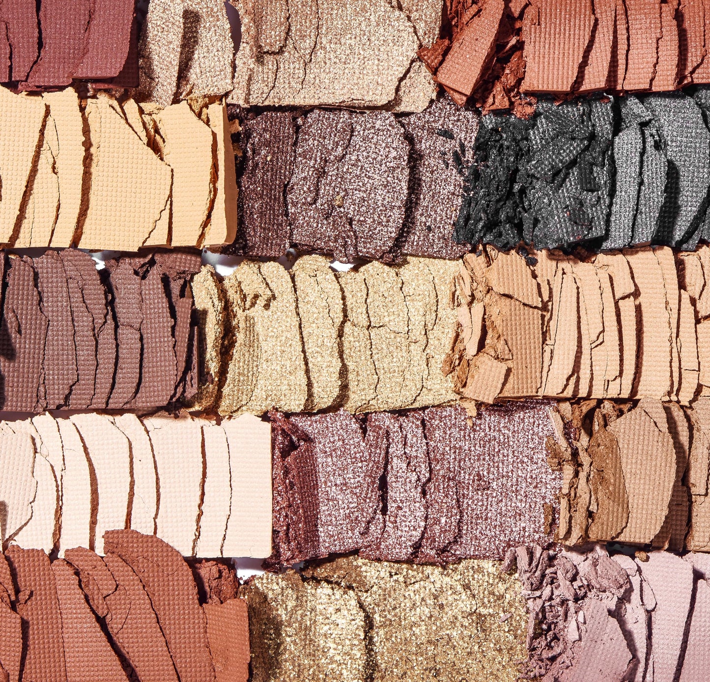 Revolution Beauty London Reloaded Eyeshadow Palette, Highly Pigmented, 15 Shades, Matte and Shimmer Finishes, Iconic 3.0, 16.5g